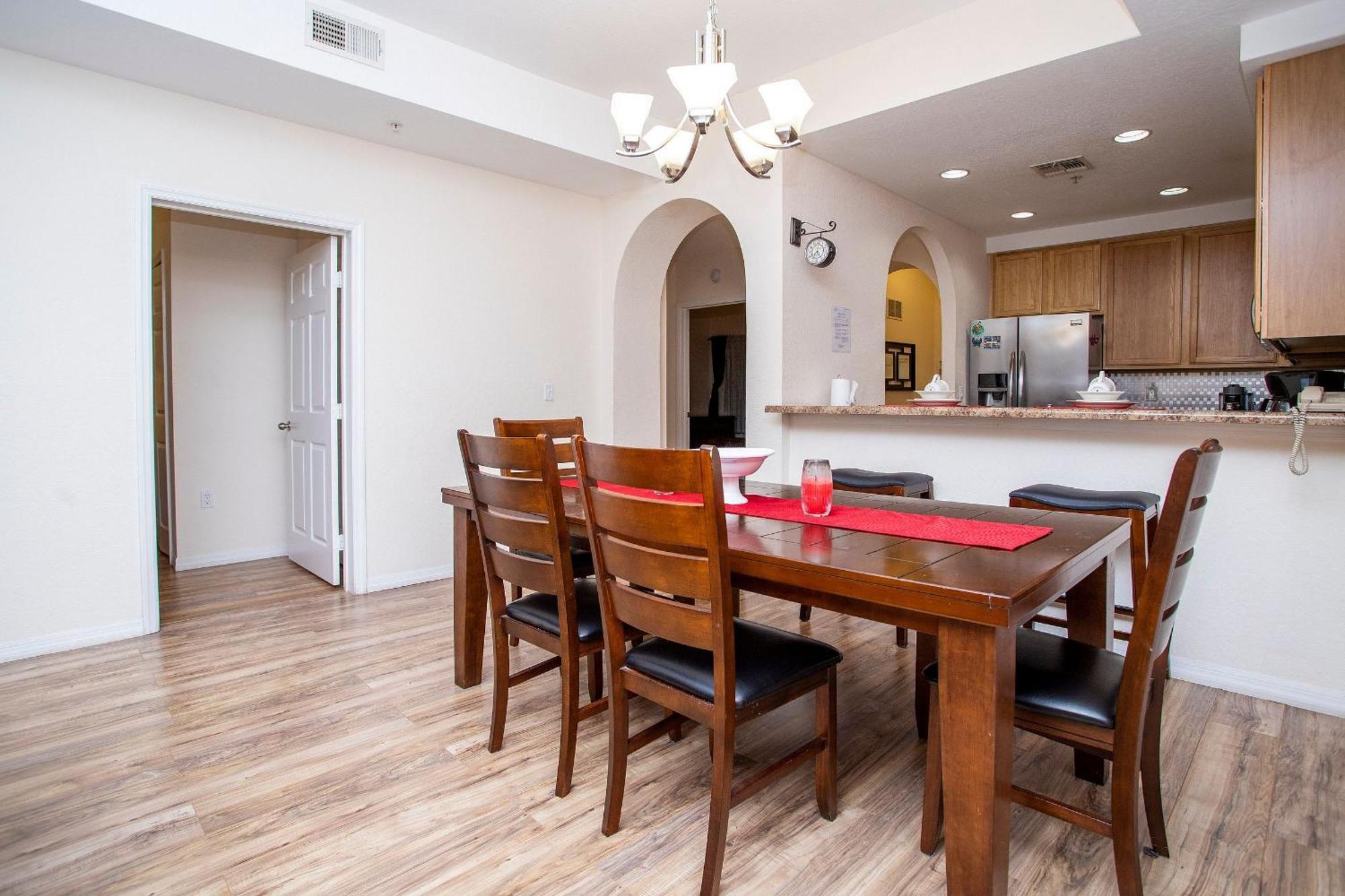 Modern 3br Near W/ Perks Apartment *